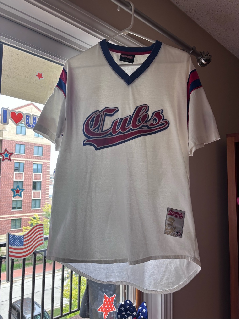 Stitches Vintage Chicago Cubs White V-Neck Tee